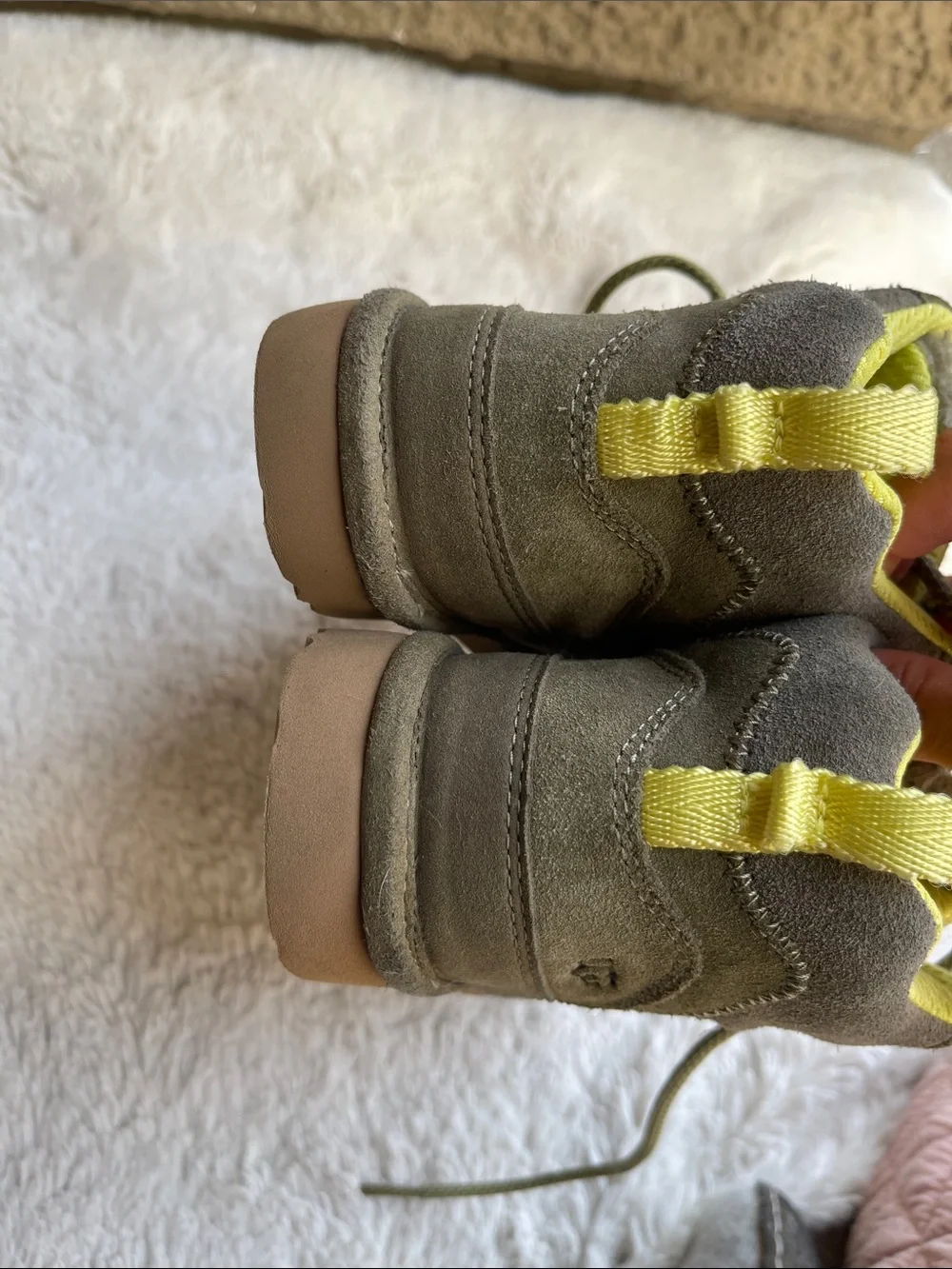 UGG Kids Heritage in Burnt Olive Lace Up Boots Size 4